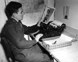 Anden Verdenskrig (1939-1945) - Anden Verdenskrig (2. Verdenskrig eller Anden Verdenskrig): Mutzig (Alsace) Frankrig 1. december 1944: Korporal Flanertys kronikør fra Beachead News (GI