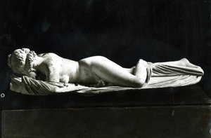 Sovende Hermafrodit (marmor) (s/h foto) af Unbekannt