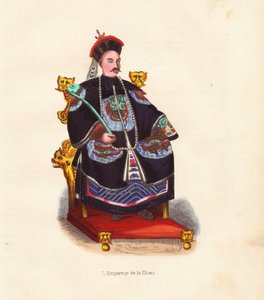 Kejseren af Kina i broderede klæder og hat med påfuglefjer siddende på sin trone. Håndkoloreret træsnit af Mercier efter en illustration af Pannemaker fra Auguste Wahlen