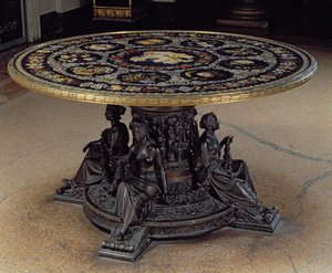 Musernes bord, bestående af en cirkulær bordplade af pietra dura understøttet af en bronzetromme med fire bronzemuser, florentinsk af Unbekannt