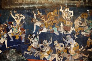 Det indre af sølvpagodens sammensatte vægge er dækket af vægmalerier, der viser historier fra Reamker, dvs. Khmer-versionen af det klassiske indiske epos, Ramayana. Nogle dele af vægmalerierne er forringet og vejrskadet. Vægmalerierne var p af Unbekannt
