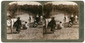 Dåb i Jordanfloden, Palæstina, 1903. af Underwood and Underwood