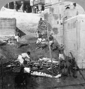 Badning og brænding af hinduistiske døde, Benares Varanasi, Indien 1903.