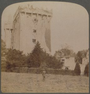 Blarney Castle, helligdommen for irsk humor - nær Cork, Irland, 1901. af Underwood and Underwood