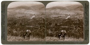 Libanon, med udsigt mod øst over den øvre Jordan-dal til Hermon-bjerget, 1900-tallet. af Underwood and Underwood