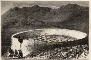 En guebra (eller zoroastrisk) kirkegård nær Teheran (Iran), i form af et stort tårn med en omkreds på 60 meter og en højde på 5 meter; interiøret er arrangeret i makonnerede kasser, hver tjener som indgang til hvælvingerne eller knoglerne er deponeret af Unknown artist