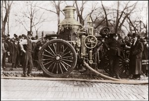 Brandpumpe fra New York Fire Brigade 1909. af Unknown artist