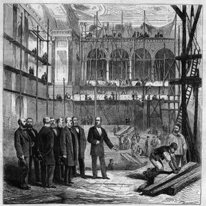 Medlemmer af den permanente komité besøger arbejdet i den nye sal i Nationalforsamlingen i Paris af Unknown artist