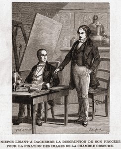 Niepce læser for Louis Daguerre i beskrivelsen af heliografi, til fiksering af billeder fra camera obscura - Nicephore Niepce (1765-1833), fransk opfinder, fotografisk pioner, læser for Daguerre beskrivelsen af hans metode til at fikse billederne af Unknown artist