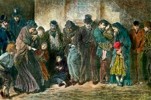 Fattigdom i London ved døren til et krisecenter Fattige og sultne familier står i kø foran et hjem. Stik fra 1869. Privat Samling af Unknown artist