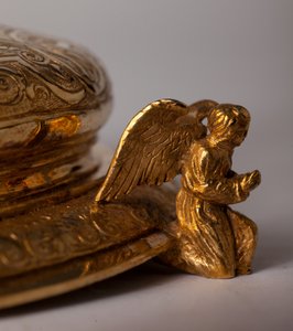 Relikviekors. Metalsmedning med juveler. Oprindelseskloster (Saint-Amand Tournai, ex-Elnone. 1500-tallet. Detalje nederst. af Unknown artist