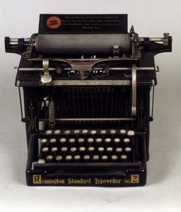 Skrivemaskine, model Remington af Unknown artist