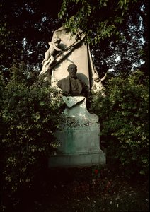 Udsigt over den østrigske komponist og dirigent Franz von Suppes (1819-1895) grav på den centrale kirkegård i Wien (Zentralfriedhof), Østrig af Unknown artist