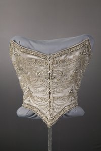 Brudekjole overdel af Unknown artist