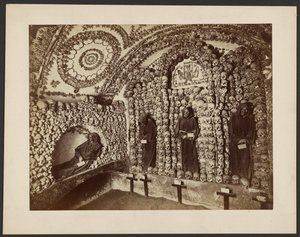 [Ossuarium i en kapucinerkirke i Rom]. af Unknown artist