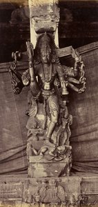 Søjle og figur, skåret ud af en enkelt sten. Coimbatore af Unknown artist