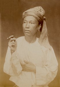 A Burmese man, 1885 circadani af Unknown photographer