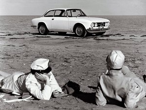 Alfa Romeo Giulia GT 1750 Veloce af Unknown photographer
