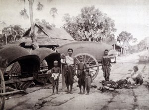 Cambodjanere på Angkor Vat Road af Unknown photographer