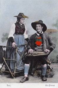 Par i traditionel kostume, Alt - Zillertal, Tyrol (postkort) af Unknown photographer