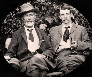 Edward Carpenter og hans partner George Merrill, ca. 1900 (s/h-foto) af Unknown photographer