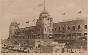 Indgang til stadion, British Empire Exhibition, Wembley af Unknown photographer