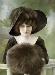 Den franske komiker Cora Laparcerie (1875-1951) foto fra den franske avis "Le Theatre" 1. januar af Unknown photographer