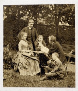 Gustave Eiffel med familie. Fotografi 1882 af Unknown photographer