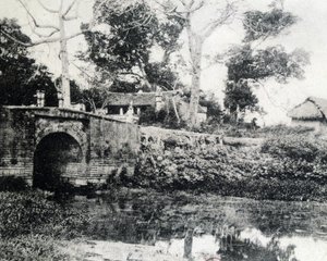 Hanoi, Papirbroen i 1883. af Unknown photographer