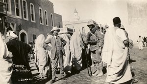Italo-tyrkiske krig, Tripolitanien, mennesker og soldater foran retten af Unknown photographer