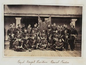 Medlemmer af 101st Regiment of Foot (Royal Bengal Fusiliers) ved Rawalpindi af Unknown photographer