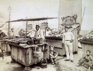 Østerssælgere fra Santa Lucia til Napoli, slutningen af det 19. århundrede af Unknown photographer