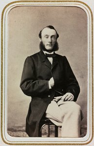 Portræt af en mand, carte de visite; støtten indeholder angivelsen "Robert Ditzinger (1826-1891)" af Unknown photographer