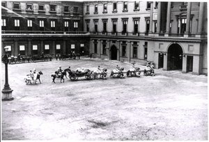 Dronning Victoria forlader Buckingham Palace, Diamond Jubilee, 22. juni 1897 (s/h-foto) af Unknown photographer