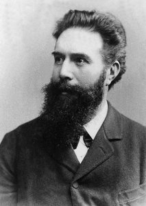 Wilhelm Conrad Röntgen af Unknown photographer