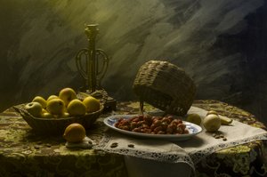 Mørkt stilleben med frugt af UstinaGreen