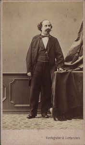Portræt af violinisten og komponisten Moritz Kässmayer 1831-1884, ca 1865. af Vienna . Photo studio Kundegraber and