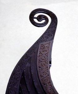 Bovfigur af en gravdrakkar (vikingeskib) fra Oseberg, der stammer fra det 9. århundrede. Oslo Bygdoy Museum.