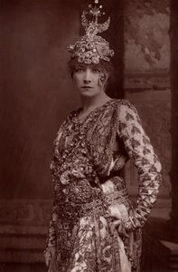 ""Henriette Rosine Bernard dite Sarah Bernhardt (1844-1923) (woodburytype) af W. and D. (after) Downey