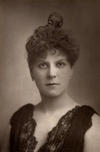 "" Jessie Millward (rouva John Glendinning) englantilainen näyttelijä. Henry Irvingin teatteriryhmän jäsen. (woodburytyyppi) af W. and D. (after) Downey