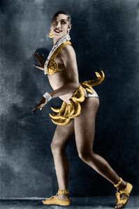 Josephine Baker (1906-1975) i 1925 i Revue Negre på Theatre des Champs-Elysees (Champs Elysees), med sit bananbælte. Foto af Lucien Walery (1863-1935).