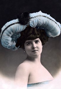 Paule Delys, teaterskuespillerinde, 1904.