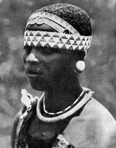 Hustru til en Angoni-høvding, Mozambique, Afrika, 1936.