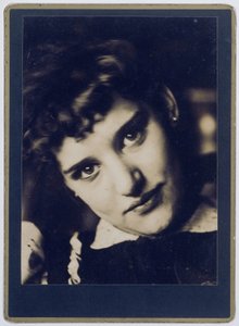Portræt af Lise Jordan Portræt af Lise Jordan 1891 Søster til Marie Breitner (titel på objekt) af Willem Witsen (attributed to)
