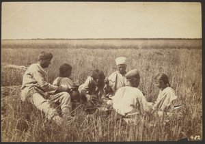 [Børn i marken] af William Carrick
