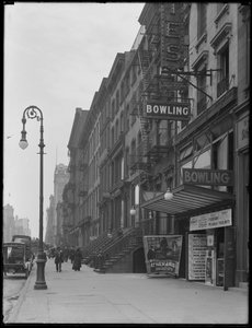 Bowlingbaneskilt på 248 W. 14th Street, New York City, 2. maj 1916 af William Davis Hassler