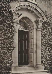 Doorway, Steyning, Sussex (s/h foto) af William Galsworthy Davie