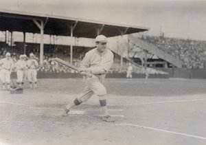 Mike Donlin, Pittsburgh Pirates outfielder, tager et træningssving af William H. Trefts Jr.