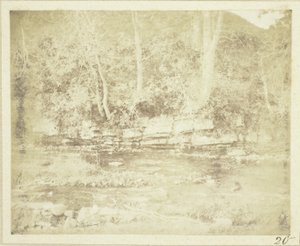 En bjergbænk, der flyder ved foden af Doune-slottet af William Henry Fox Talbot
