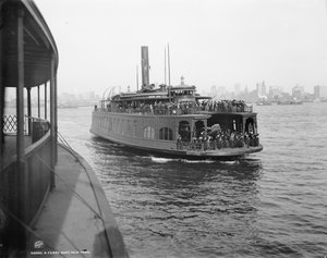 En færge, New York, ca. 1900 (s/h-foto)